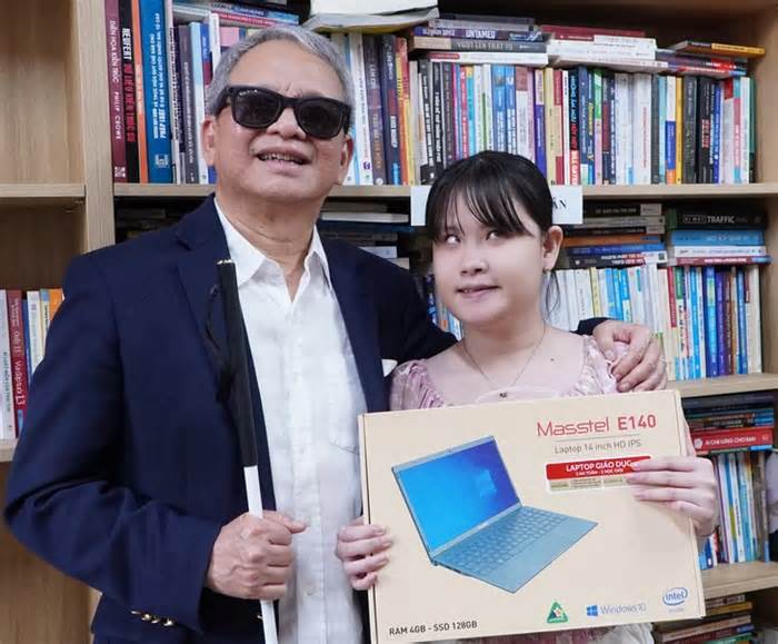 Trở về cùng dựng xây quê hương - Kỳ 2: Ánh sáng từ trái tim