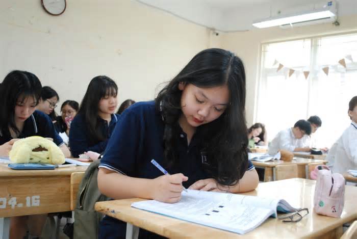 Từ kết quả khảo sát, Hà Nội cảnh báo nguy cơ học sinh trượt tốt nghiệp THPT