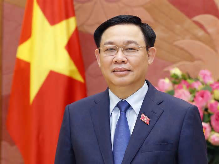 Chủ tịch Quốc hội chúc mừng Cố vấn tối cao trực tiếp của Quốc vương Campuchia