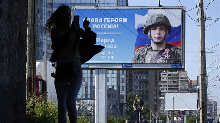 'Chiến tranh và hòa bình' với người Nga trẻ