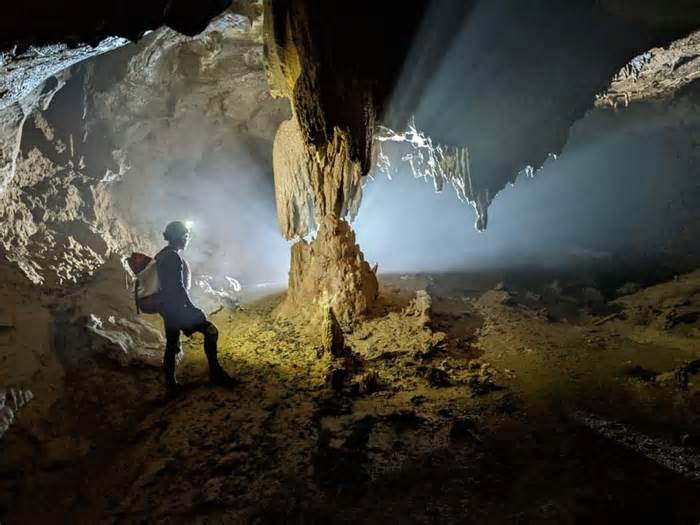 Phát hiện 5 hang động 'chưa từng có dấu chân người' ở Quảng Bình