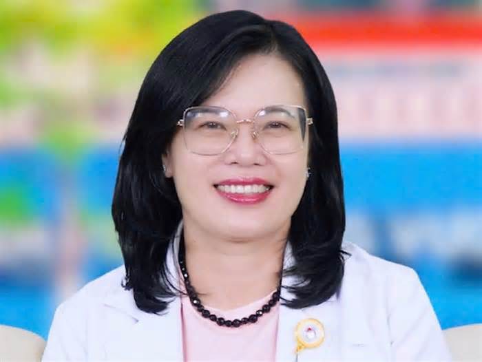 Người phụ nữ 'chèo lái' Bệnh viện Hùng Vương vươn tầm quốc tế