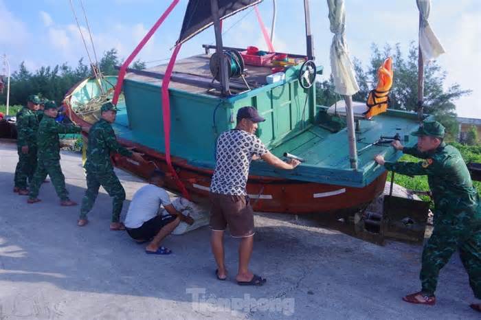 Còn gần 460 tàu thuyền, trên 2.340 ngư dân hoạt động trên Vịnh Bắc Bộ