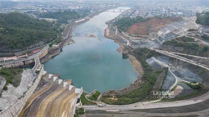 Nếu phát tối đa, sau 13 ngày hồ thủy điện Hòa Bình sẽ về mực nước chết