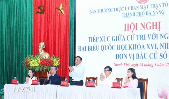 Thường trực Ban Bí thư Trần Cẩm Tú dự hội nghị tiếp xúc cử tri tại Đà Nẵng