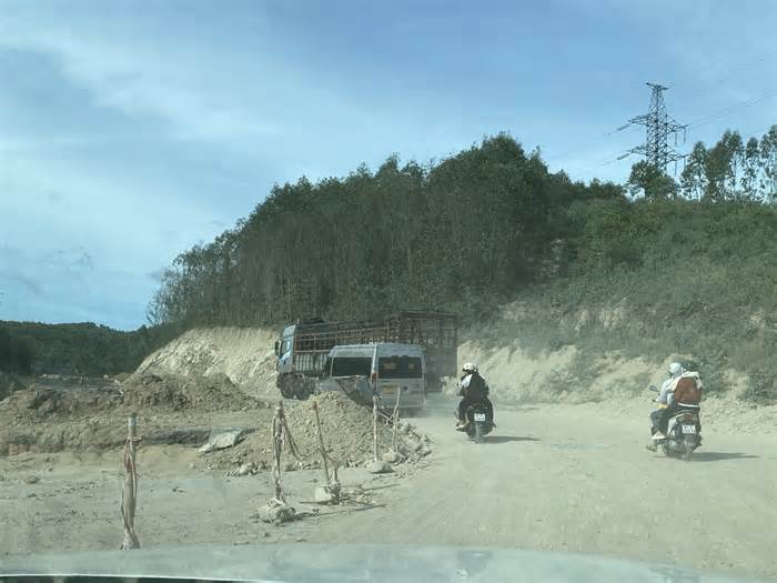 Người dân Gia Lai khổ vì dự án nâng cấp Quốc lộ 19 chậm tiến độ