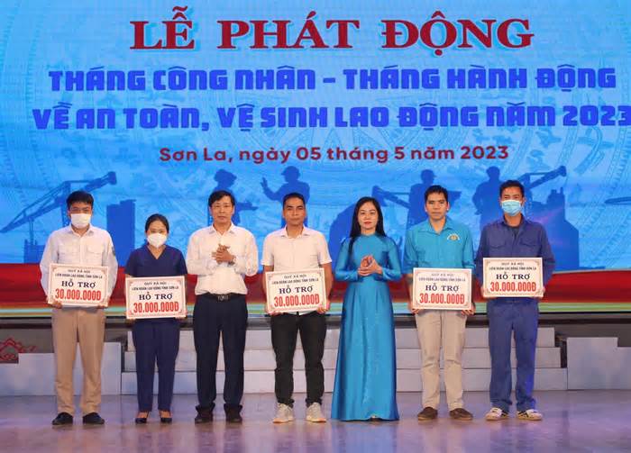 Trao hỗ trợ 7 Mái ấm Công đoàn cho đoàn viên, người lao động ở Sơn La