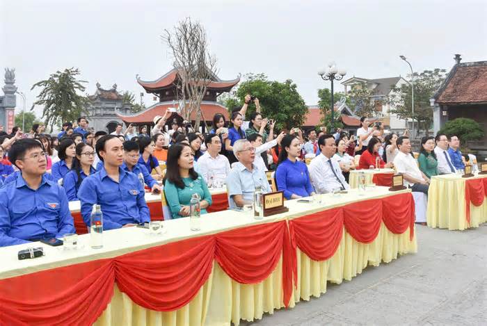 Hà Tĩnh tuyên dương 92 nhà giáo, sinh viên, học sinh tiêu biểu