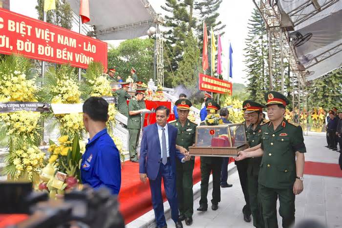 Mạch nguồn tri ân và những câu chuyện - Bài cuối: Đi tìm đồng đội trên đất Triệu Voi