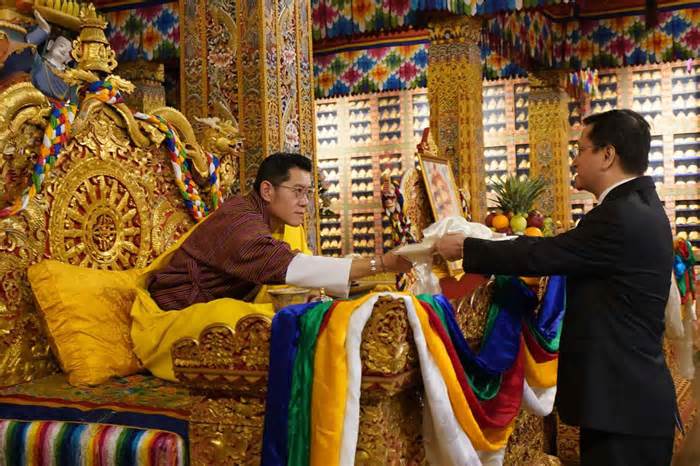 Đại sứ Nguyễn Thanh Hải trình Thư ủy nhiệm lên Quốc vương Bhutan