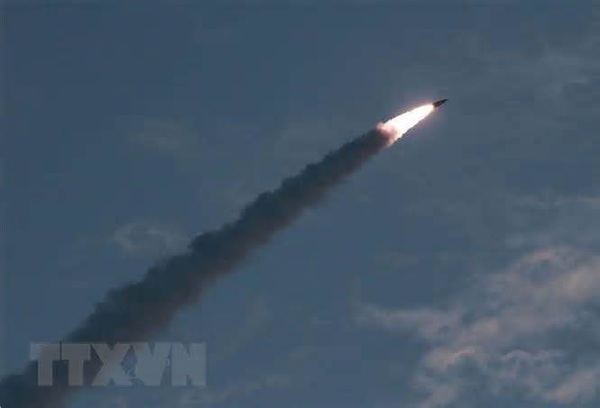 Hàn Quốc: Triều Tiên phóng ''tên lửa đạn đạo chưa xác định''