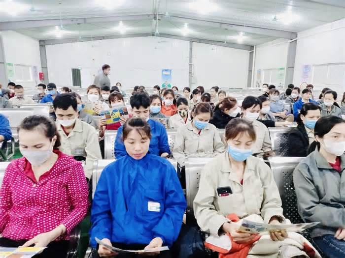 Bắc Giang: Tuyên truyền pháp luật cho công nhân lao động