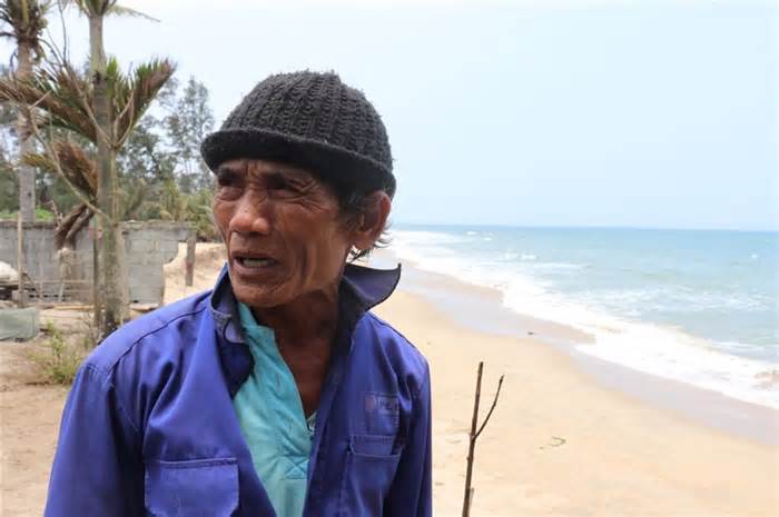 Người dân Quảng Nam chạy biển giữa mùa nắng: Cả đời chưa bao giờ thấy cảnh sạt lở dữ dội như bây giờ!