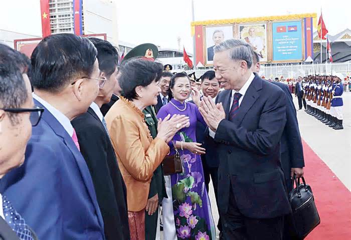 Chủ tịch nước kết thúc chuyến thăm Lào và Campuchia: Thắt chặt tình thân với láng giềng gần gũi