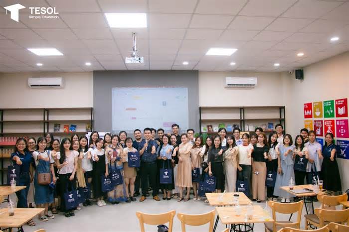 Khóa học TESOL tại Simple Education chinh phục hơn 2.000 học viên để lại đánh giá 5 sao