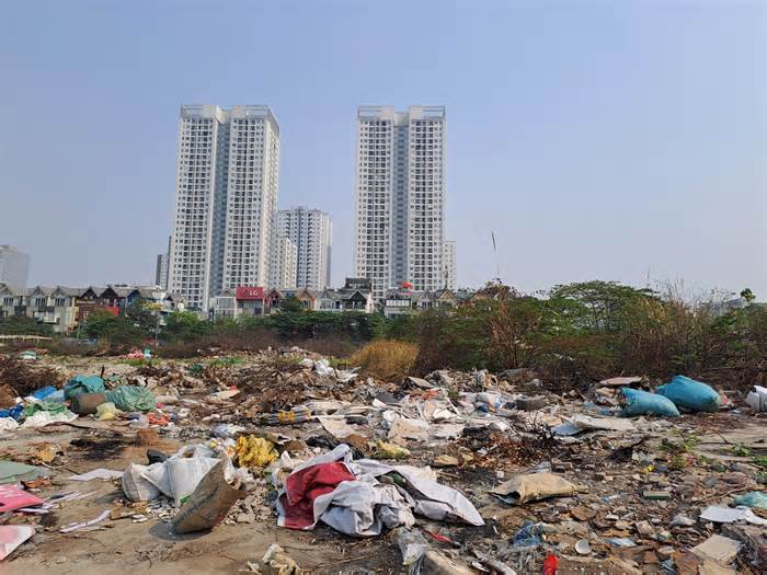 Hà Nội: Tái bùng phát nạn đổ trộm rác, phế thải