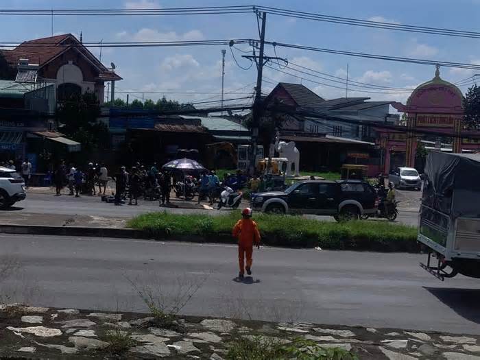Một công an xã tử vong do va chạm với xe tải trên quốc lộ 51 ở Đồng Nai