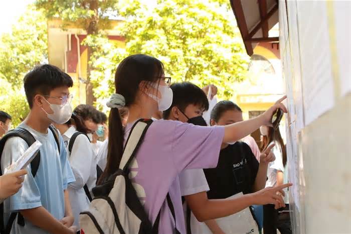 Trường tư ở Hà Nội không được tổ chức thi riêng, học sinh có chịu thiệt?