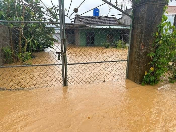 Thành phố Bảo Lộc ngập nặng sau mưa lớn