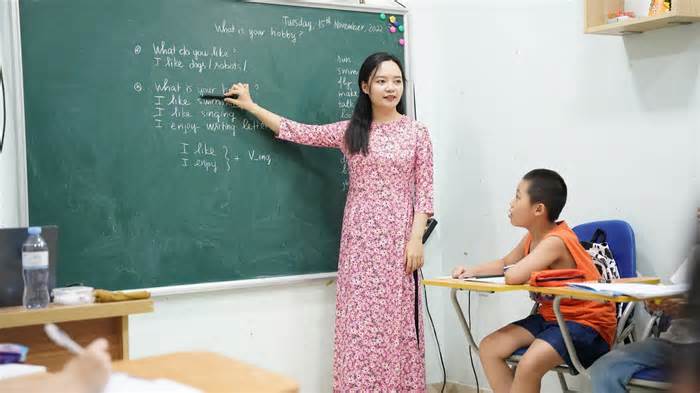 Nhiều sinh viên xuất sắc được tuyển làm giáo viên ở Hà Nội