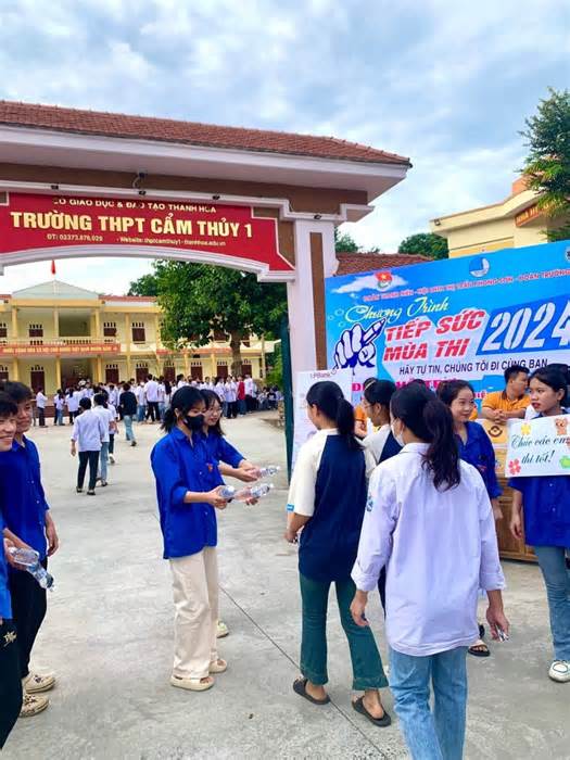 12.000 thanh niên tình nguyện tiếp sức mùa thi ở Thanh Hóa