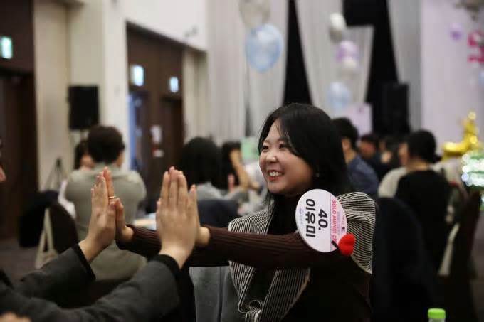 Thành phố ở Hàn Quốc tổ chức sự kiện mai mối để tăng tỷ lệ sinh