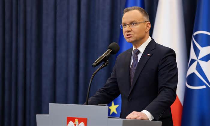 Tổng thống Ba Lan hứng chỉ trích vì hoài nghi khả năng Ukraine giành Crimea