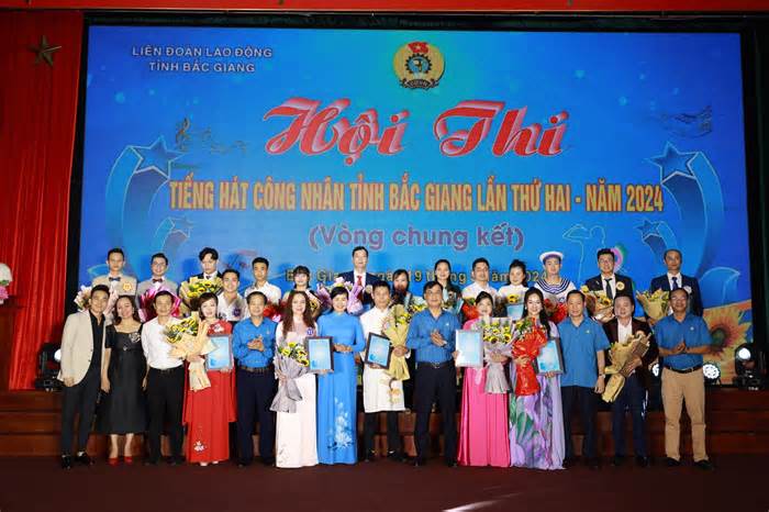 3 thí sinh đạt giải Nhất chung kết Hội thi tiếng hát công nhân Bắc Giang