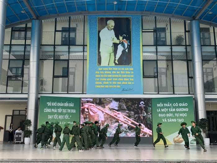 Các trường học sôi nổi chào mừng 70 năm chiến thắng Điện Biên Phủ