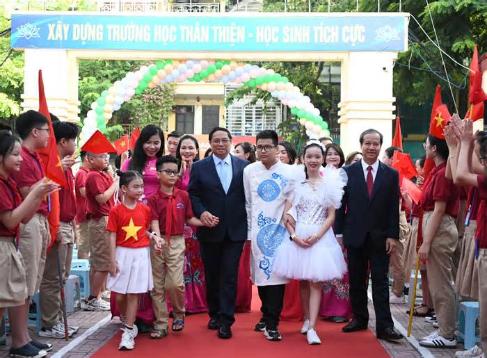 Thủ tướng Phạm Minh Chính: Học giỏi để đưa dân tộc Việt Nam trở thành một dân tộc thông thái