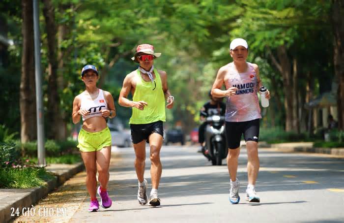 Runner Hà Nội chạy 162 km trong 24 giờ để gây quỹ từ thiện