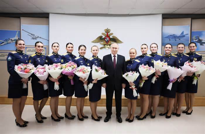 Ông Putin chúc mừng phụ nữ Nga nhân ngày 8-3