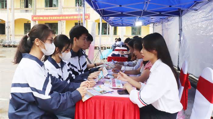Lạng Giang tổ chức ngày hội việc làm