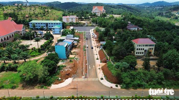 Làm đường quá thấp, không kết nối vào cổng trung tâm văn hóa tỉnh