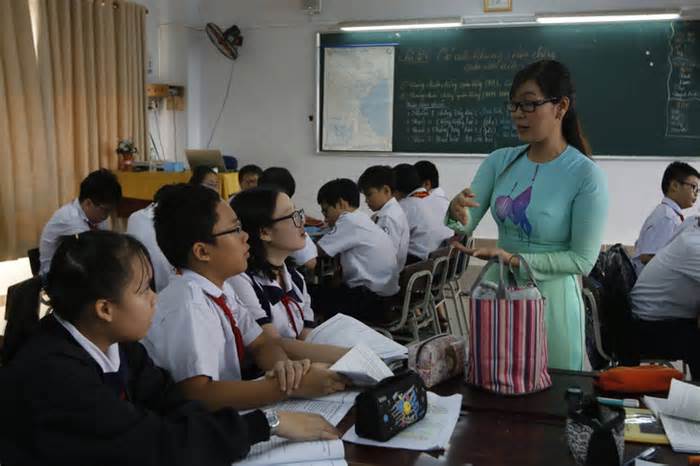 Đề khảo sát vào lớp 6 Trường Trần Đại Nghĩa gồm cả tiếng Anh và tiếng Việt