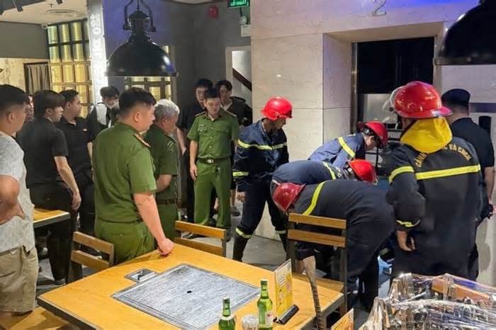 Giải cứu 9 người mắc kẹt trong thang máy nhà hàng TP.HCM
