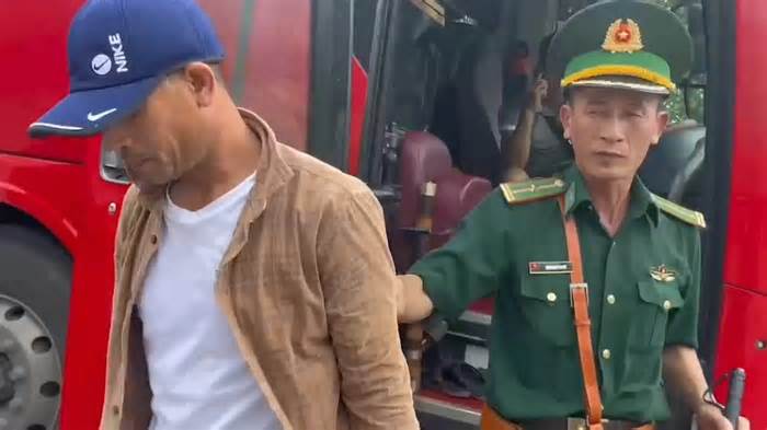 Vận chuyển trái phép ma túy bằng xe khách từ Lào về Việt Nam