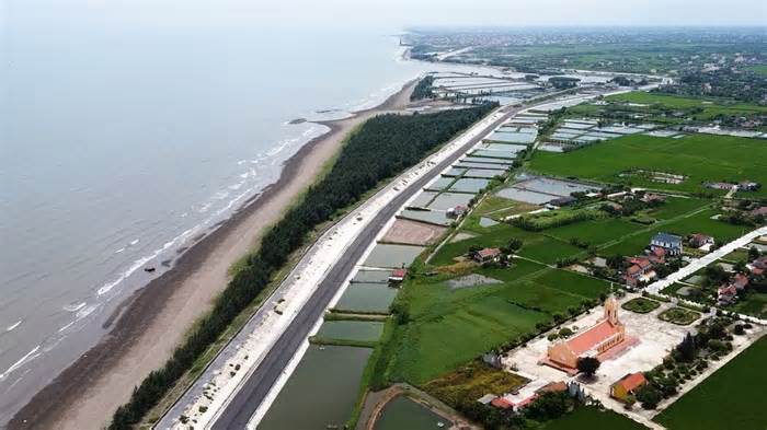 Đường bộ ven biển Nam Định thành hình sau 3 năm