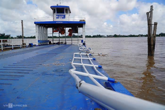 Phà gây tai nạn trên sông Vàm Nao vi phạm do chở ôtô