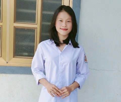Hái măng kiếm tiền đi học, nữ sinh Hà Tĩnh trở thành á khoa khối C00 toàn quốc