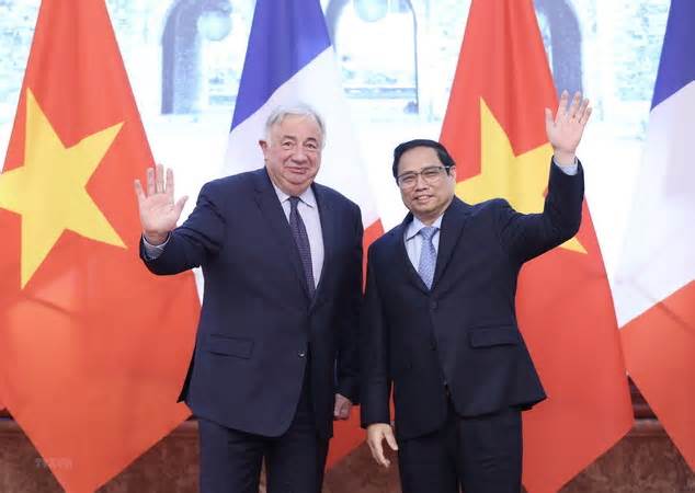 Lãnh đạo Việt Nam gửi điện mừng Quốc khánh Cộng hòa Pháp