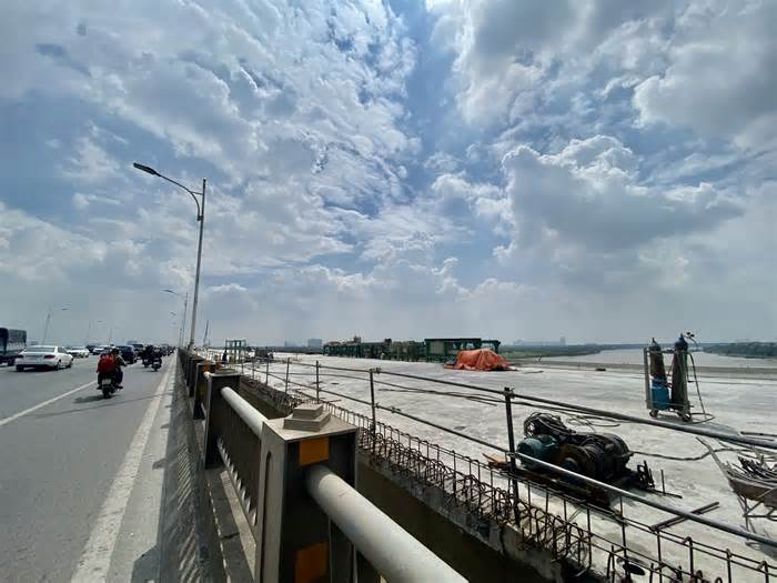 Cầu Vĩnh Tuy được trải thảm nhựa, hoàn thiện để thông xe