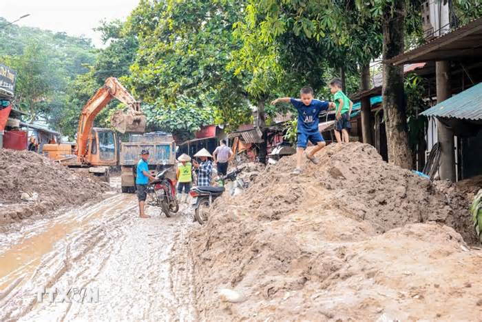 Xót xa nỗi đau mất đi sản nghiệp của các hộ dân bị ngập lũ ở Bảo Yên