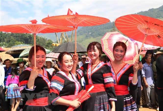Phát huy bản sắc văn hóa các dân tộc để phát triển du lịch Lai Châu