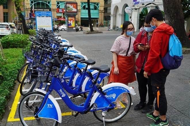 Công bố 42 tuyến đường ở TPHCM cho thuê vỉa hè để đặt trạm xe đạp công cộng