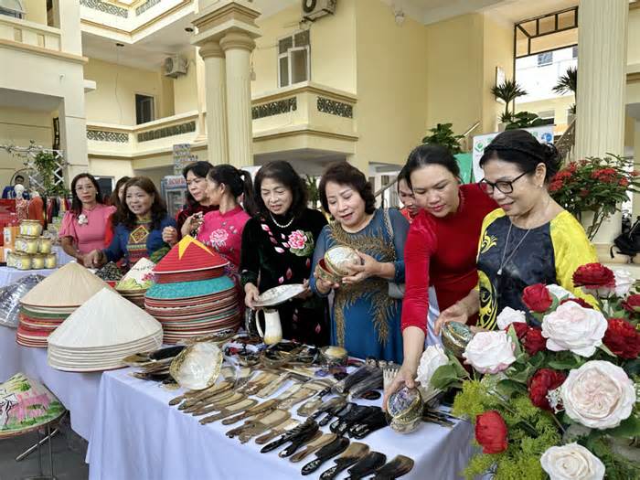 Hà Nội tặng Bằng khen cho 9 phụ nữ xuất sắc, tiêu biểu năm 2023