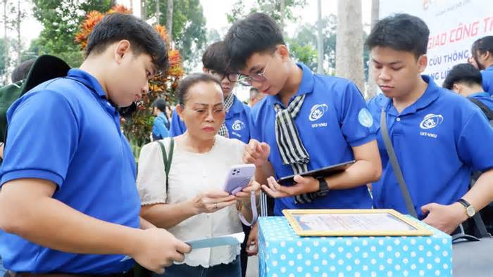 Chiến sĩ tình nguyện uống nước nhớ nguồn: Trách nhiệm nối bước truyền thống