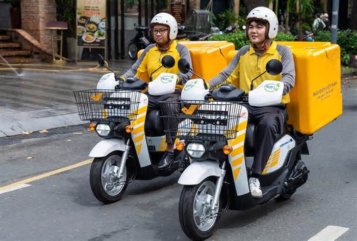 Bưu điện Việt Nam mở rộng mô hình bưu tá giao hàng bằng xe điện