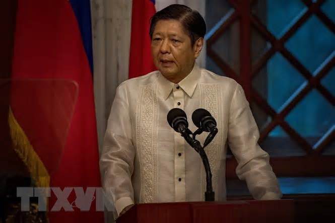 Tổng thống Philippines khẳng định 'không rời xa' Trung Quốc