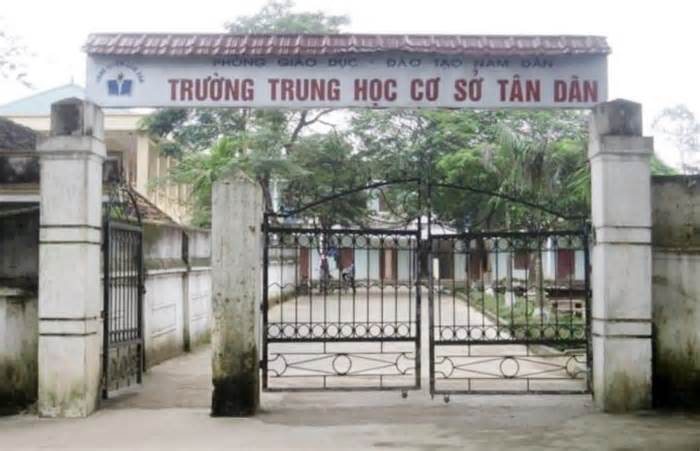 Tạm giữ thầy giáo để làm rõ nghi vấn 'quan hệ' với học sinh lớp 9